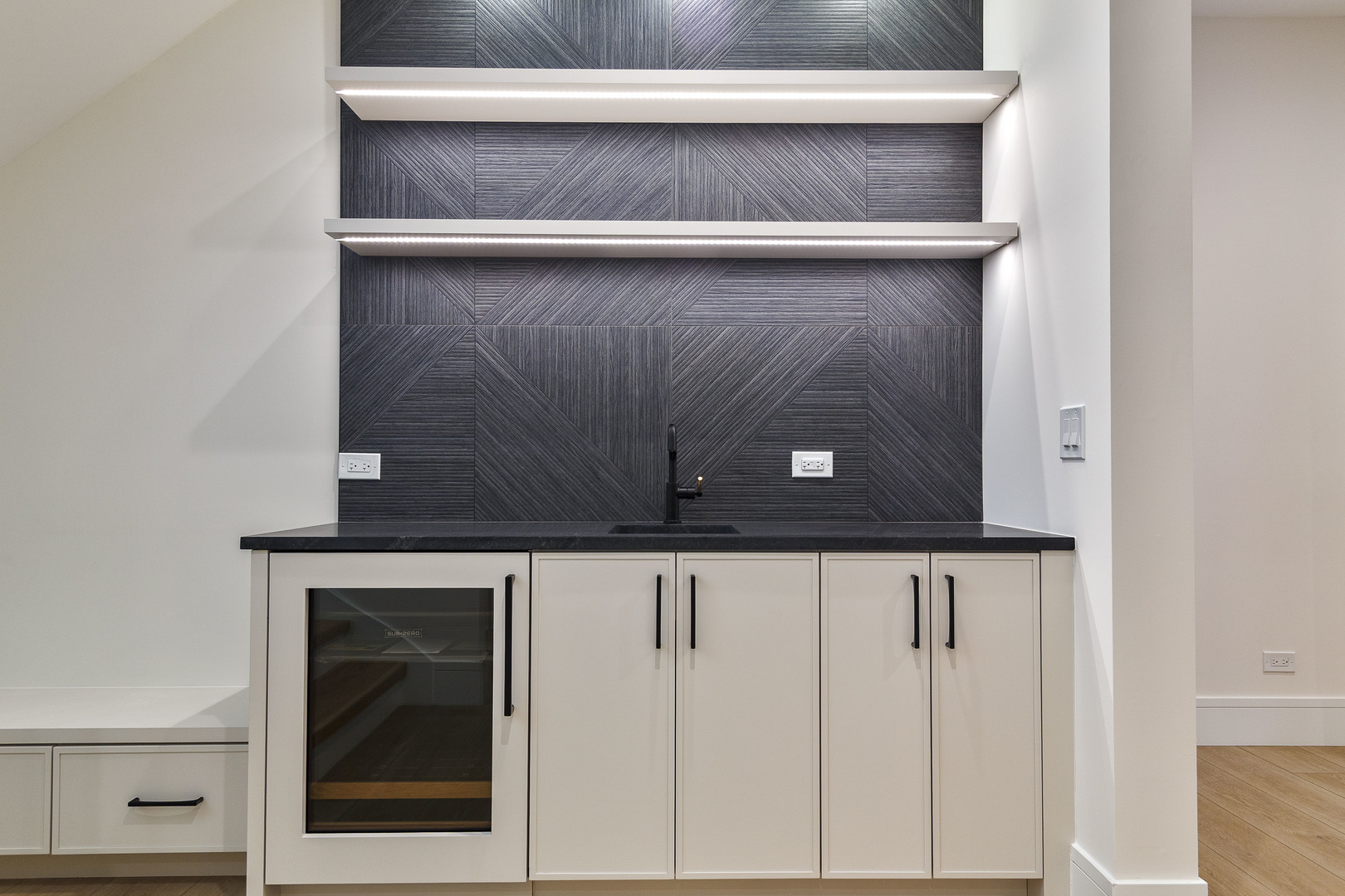 535 Kensington Court, Hinsdale, IL 60521