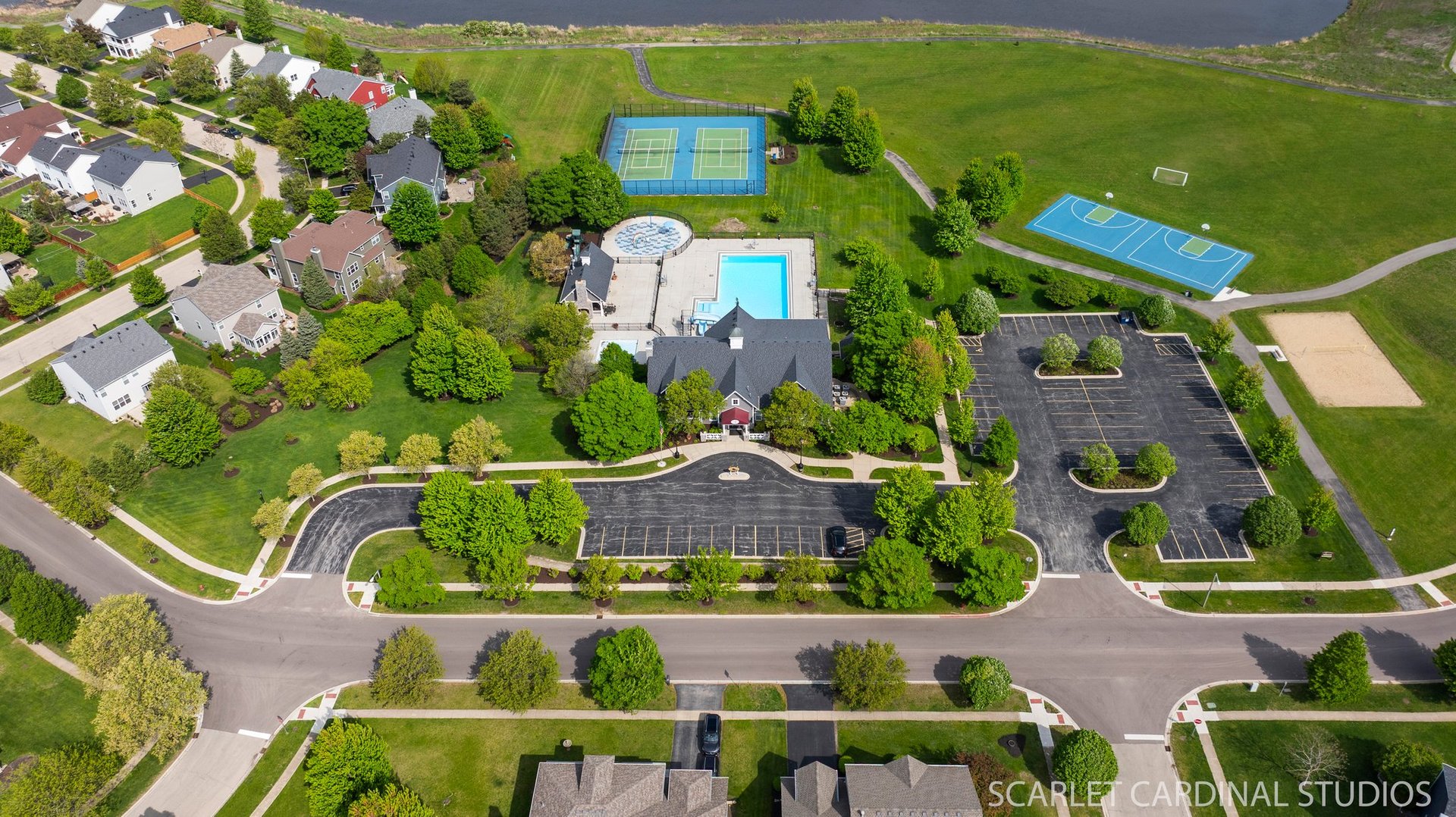 253 Bluegrass Parkway, Oswego, IL 60543