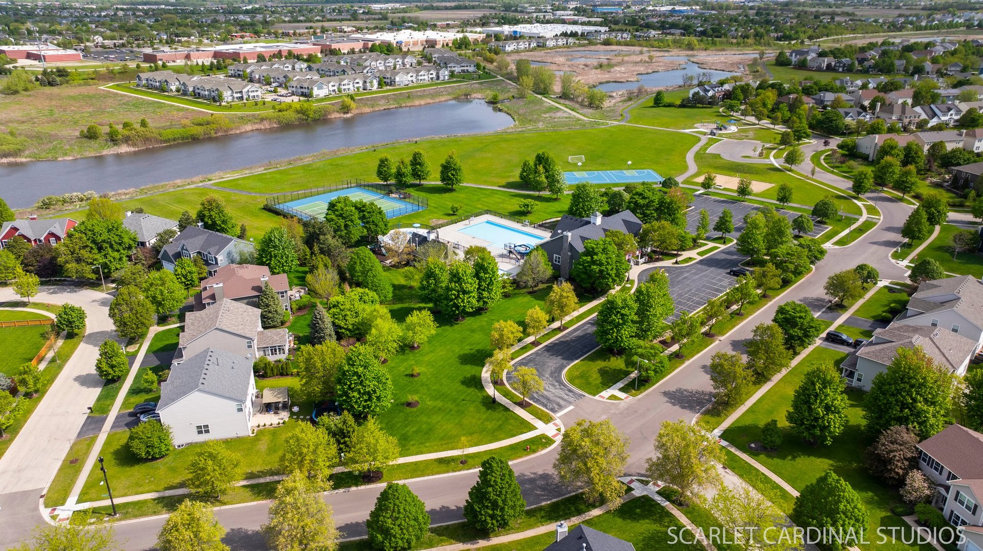 253 Bluegrass Parkway, Oswego, IL 60543