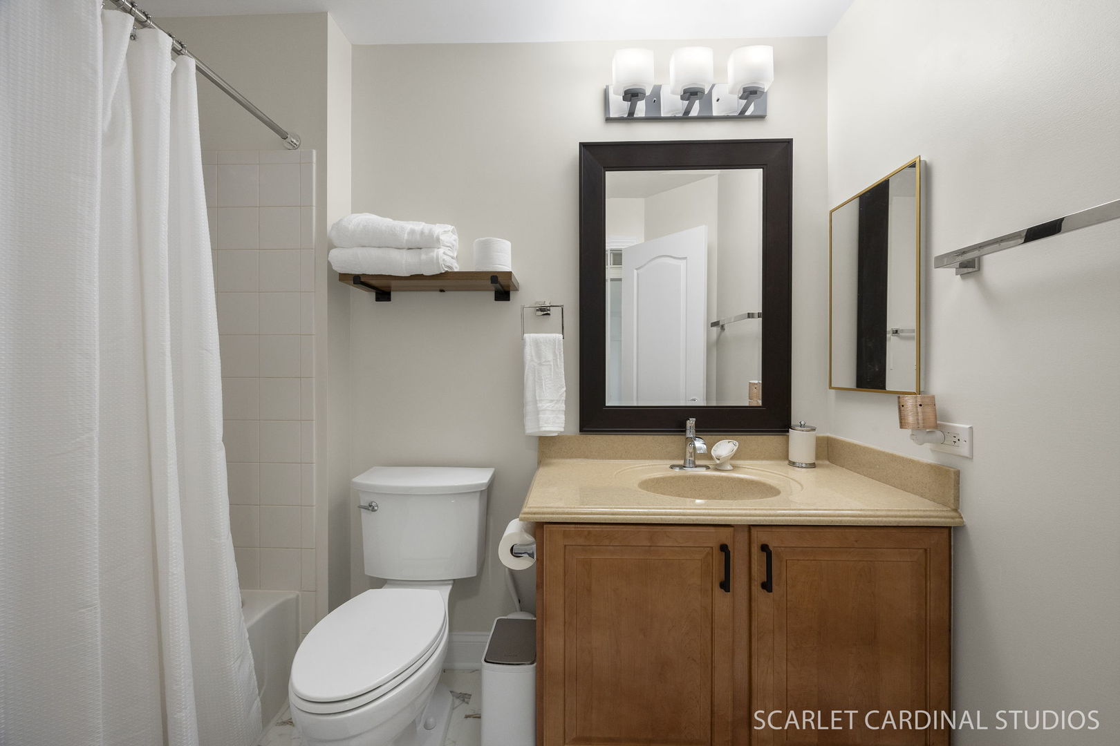 253 Bluegrass Parkway, Oswego, IL 60543