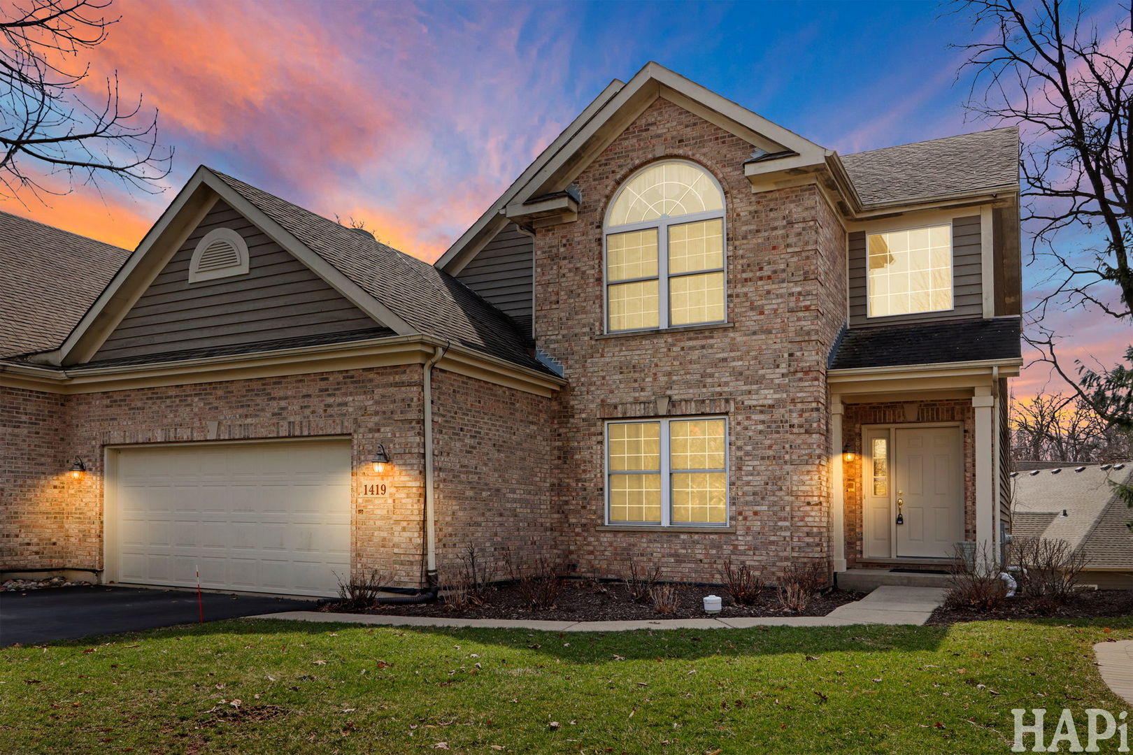 1419 White Oak Lane, Woodstock, IL 60098