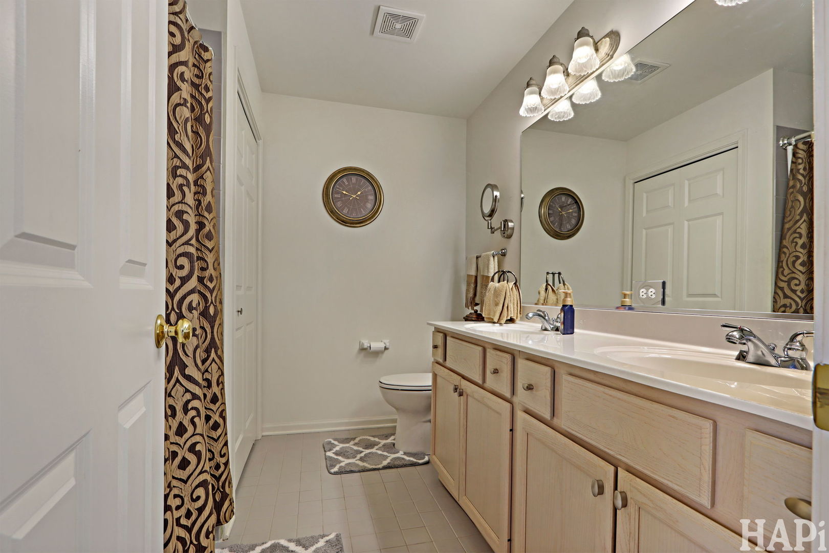 1419 White Oak Lane, Woodstock, IL 60098