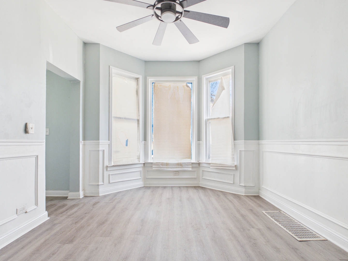 7122 S Champlain Avenue, Chicago, IL 60619