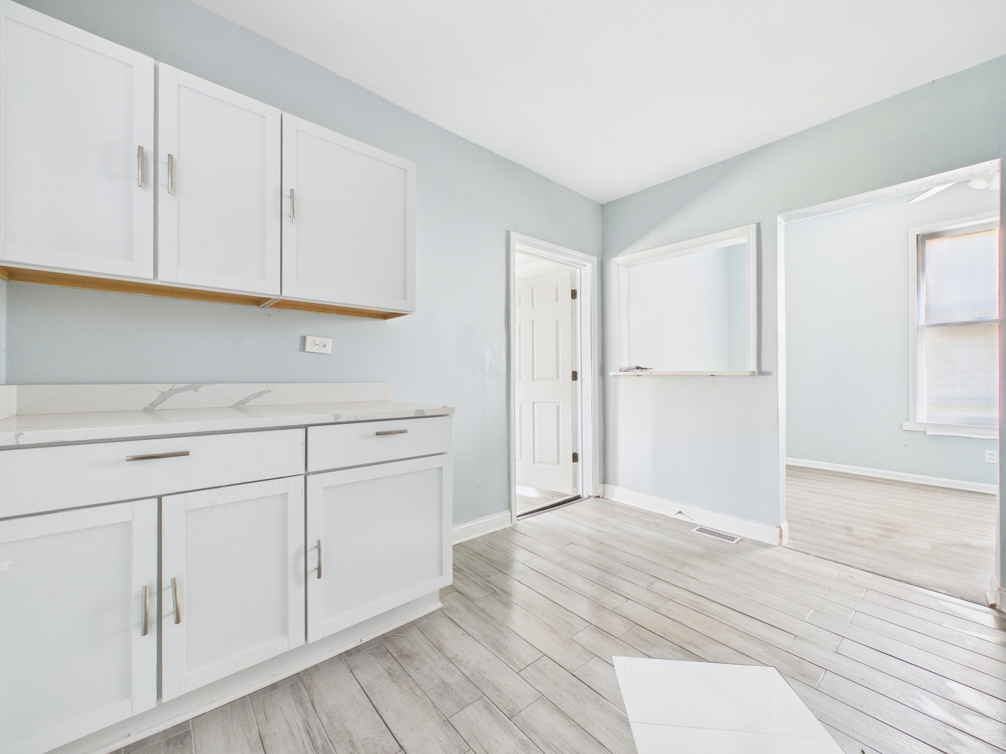 7122 S Champlain Avenue, Chicago, IL 60619