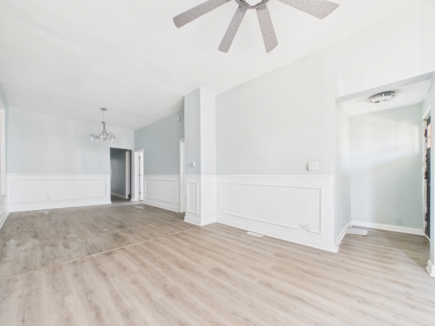 7122 S Champlain Avenue, Chicago, IL 60619