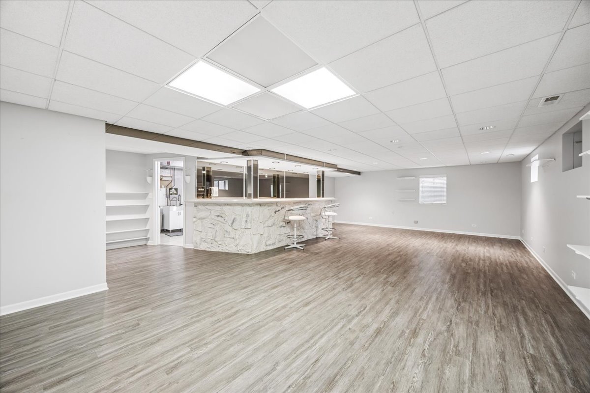 6037 Dunham Road, Downers Grove, IL 60516