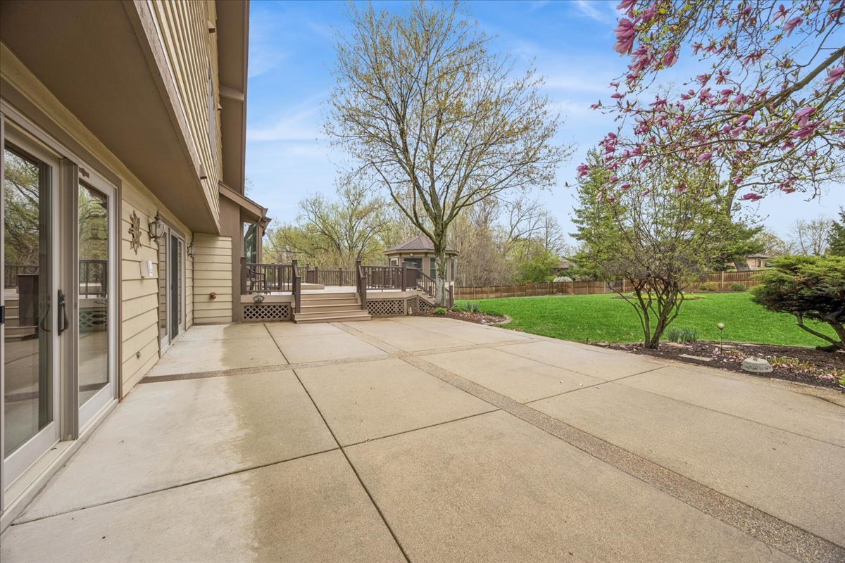 6037 Dunham Road, Downers Grove, IL 60516