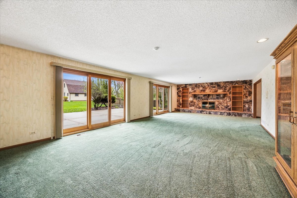 6037 Dunham Road, Downers Grove, IL 60516