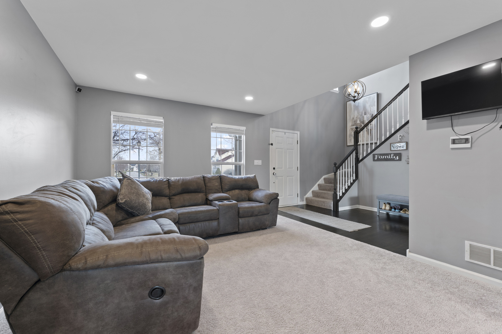 1438 S Amarias Drive, Round Lake, IL 60073