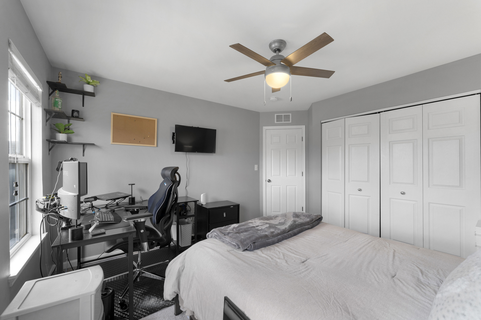 1438 S Amarias Drive, Round Lake, IL 60073