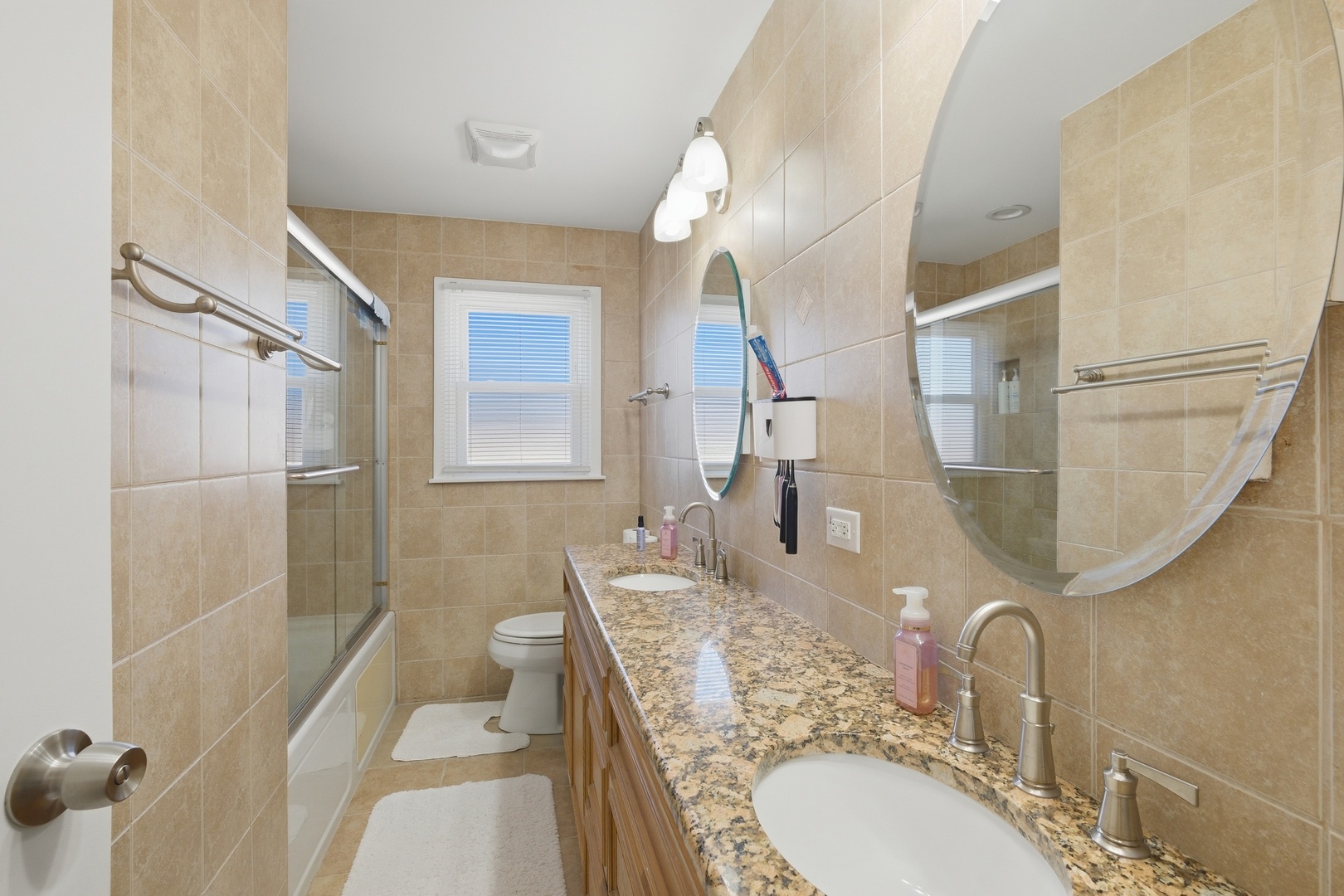 1506 W Palm Drive, Mount Prospect, IL 60056