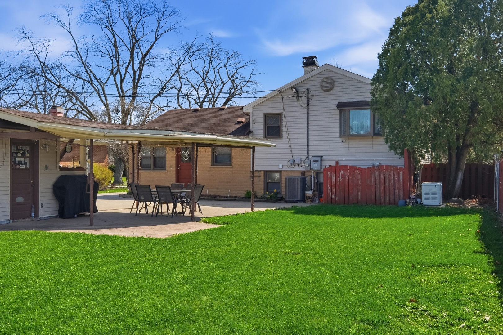 1506 W Palm Drive, Mount Prospect, IL 60056