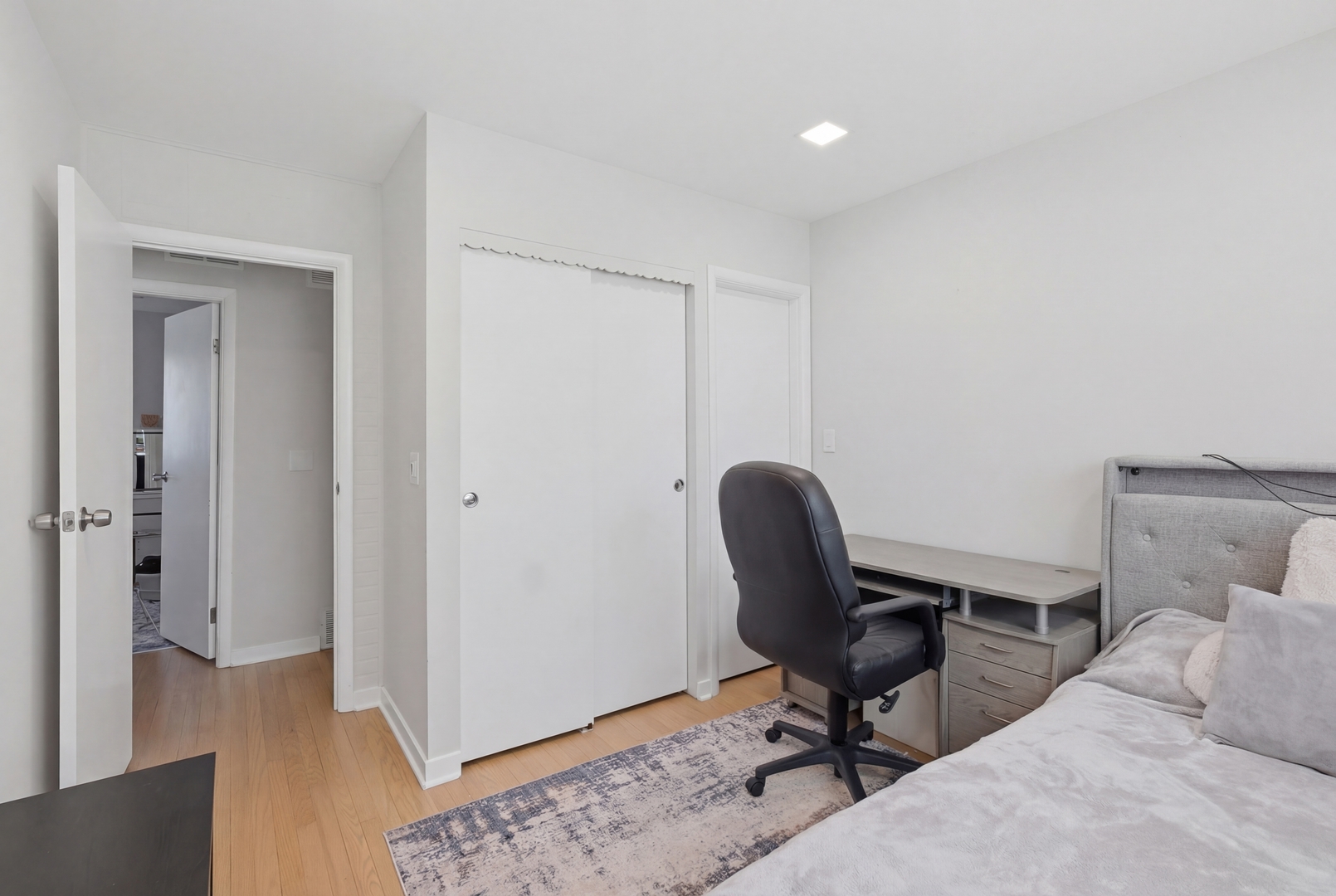 1506 W Palm Drive, Mount Prospect, IL 60056