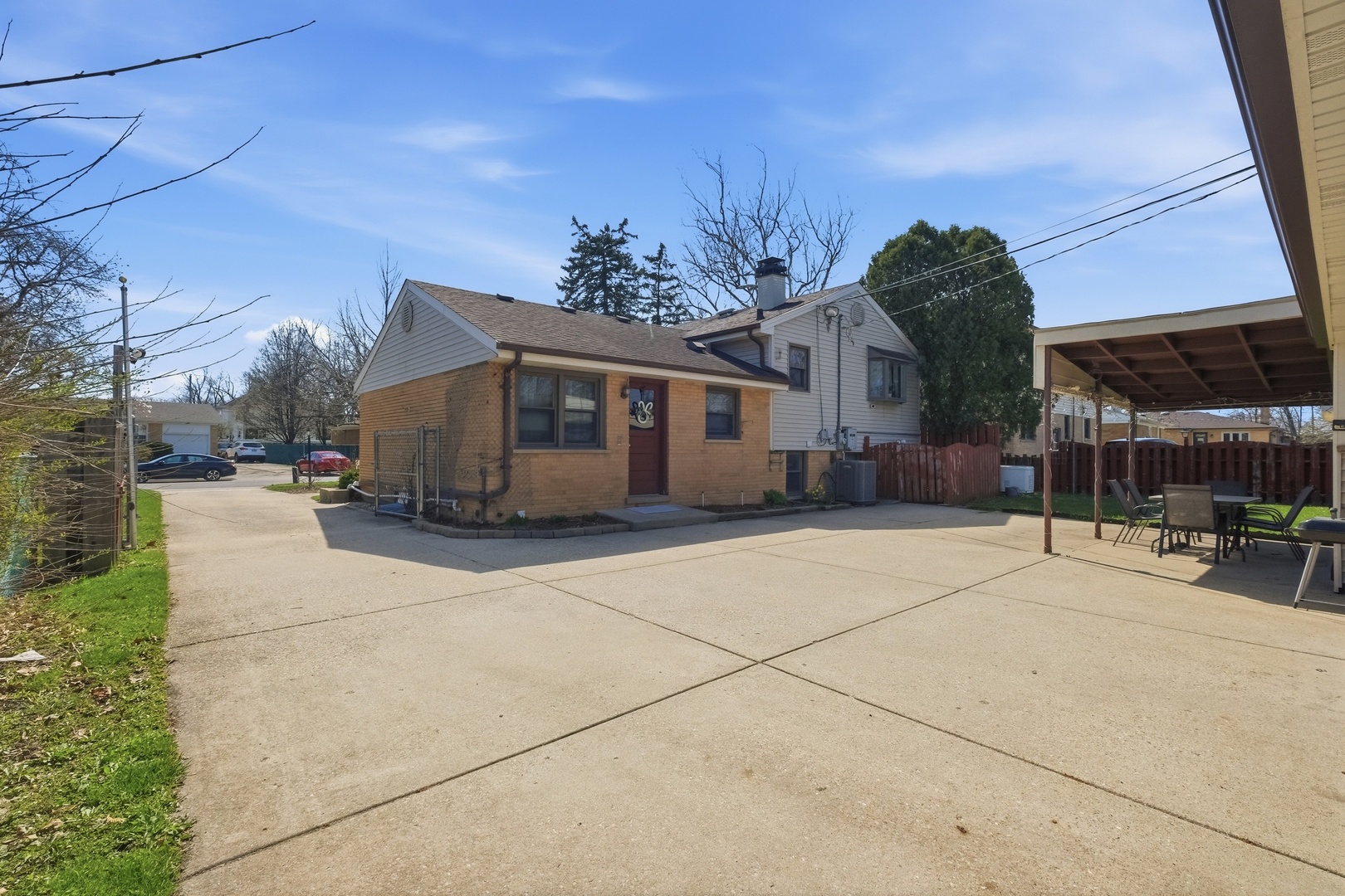 1506 W Palm Drive, Mount Prospect, IL 60056