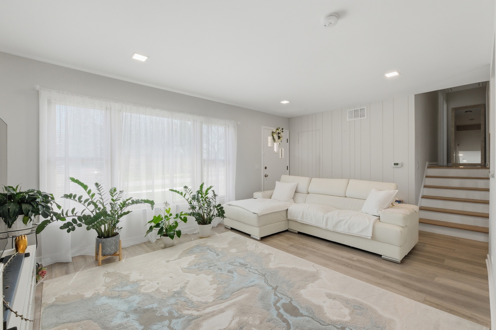 1506 W Palm Drive, Mount Prospect, IL 60056