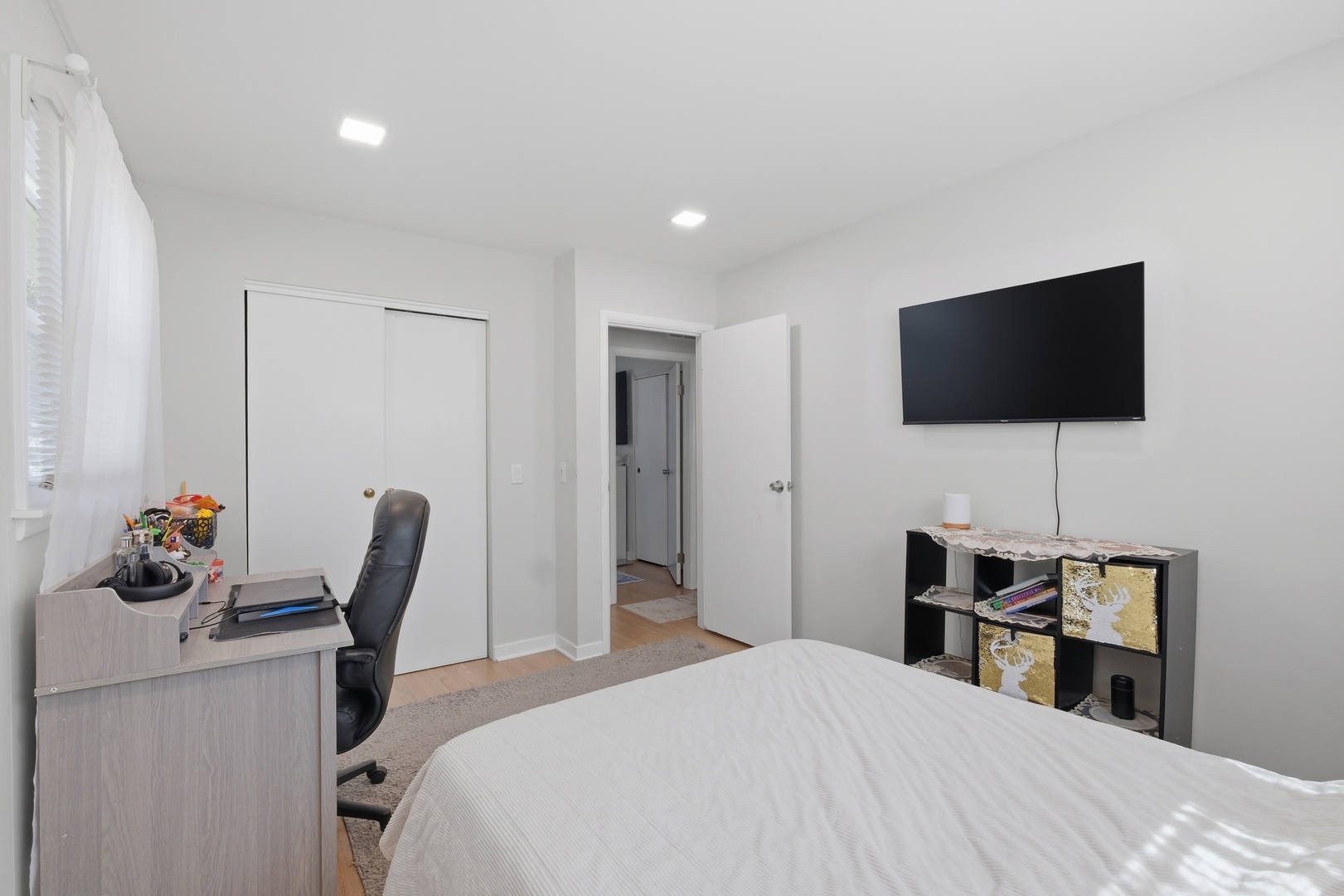 1506 W Palm Drive, Mount Prospect, IL 60056