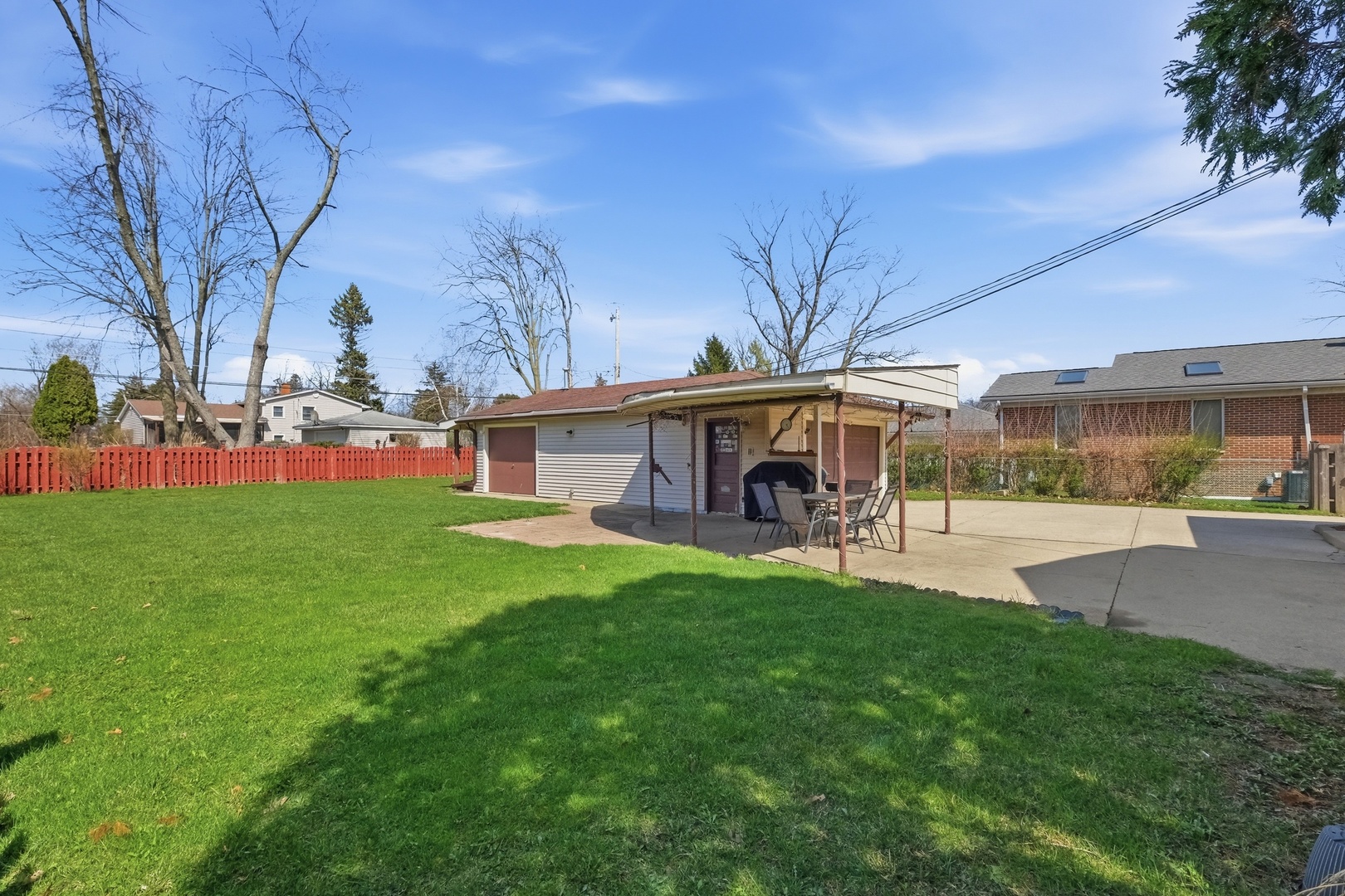 1506 W Palm Drive, Mount Prospect, IL 60056