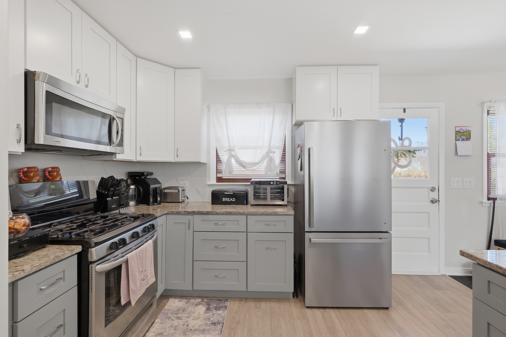 1506 W Palm Drive, Mount Prospect, IL 60056