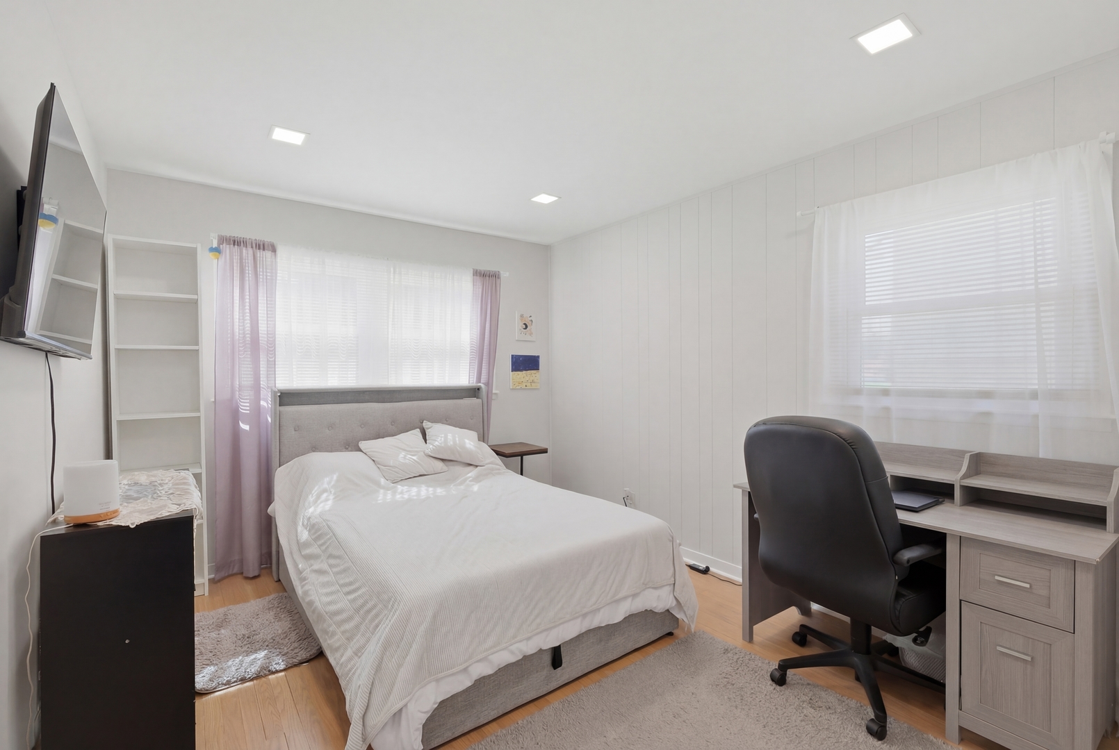 1506 W Palm Drive, Mount Prospect, IL 60056