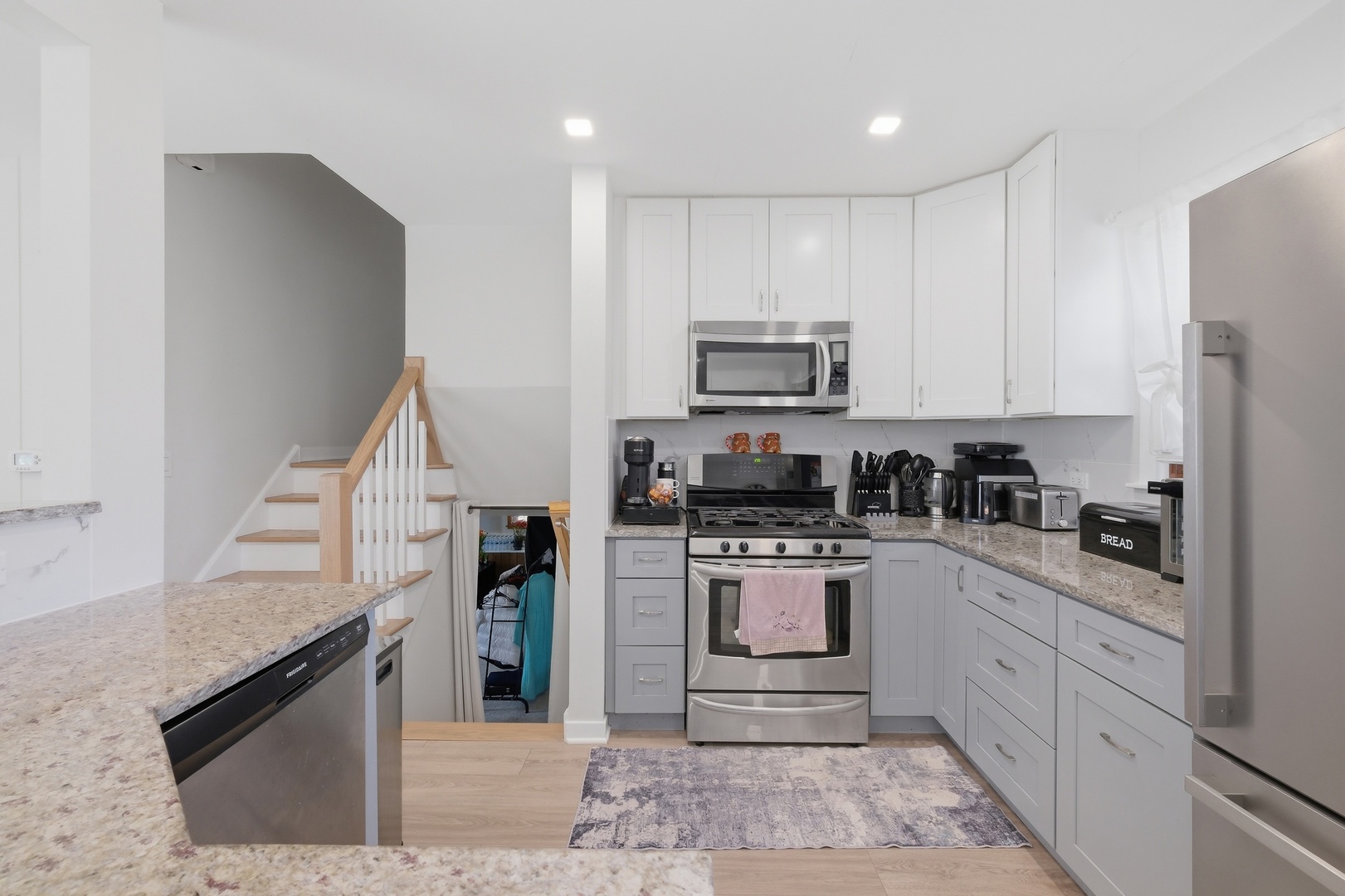 1506 W Palm Drive, Mount Prospect, IL 60056