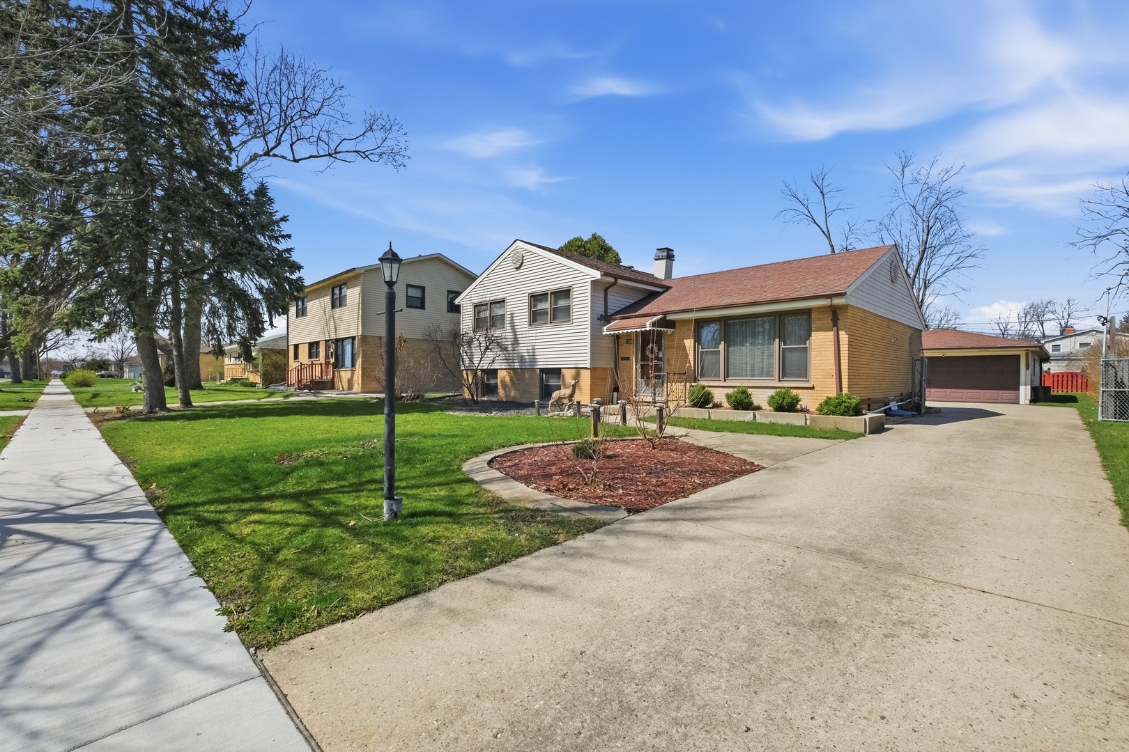 1506 W Palm Drive, Mount Prospect, IL 60056