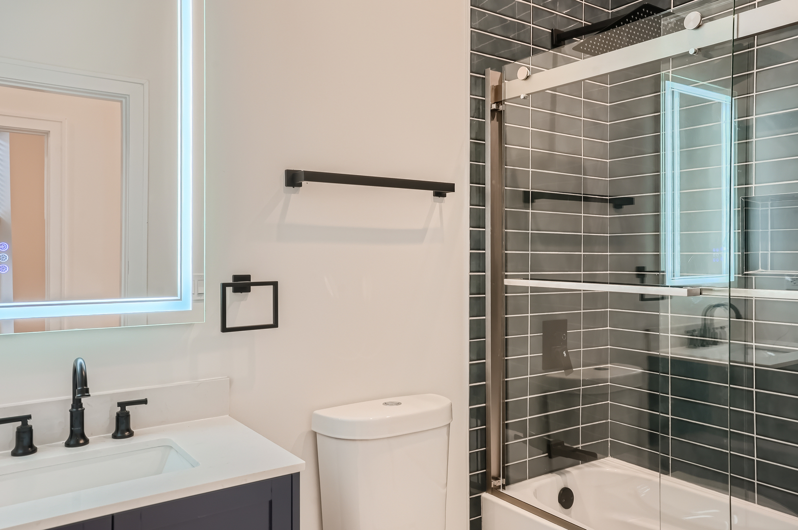 3509 N Sheffield Avenue #3, Chicago, IL 60657