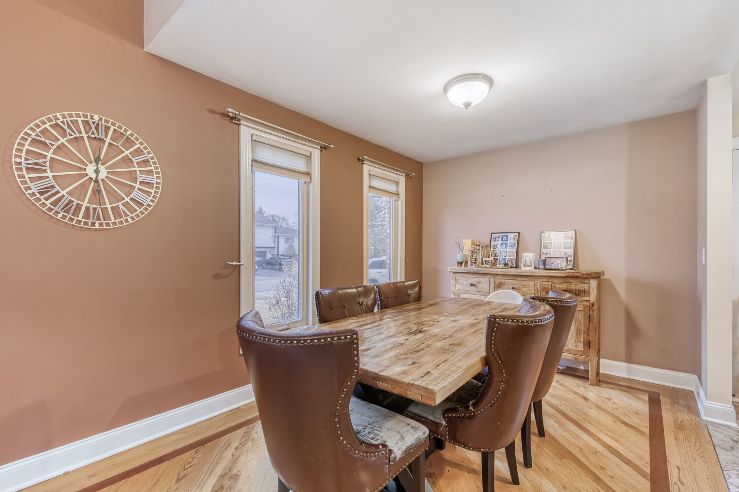 7642 W 92ND Place, Hickory Hills, IL 60457