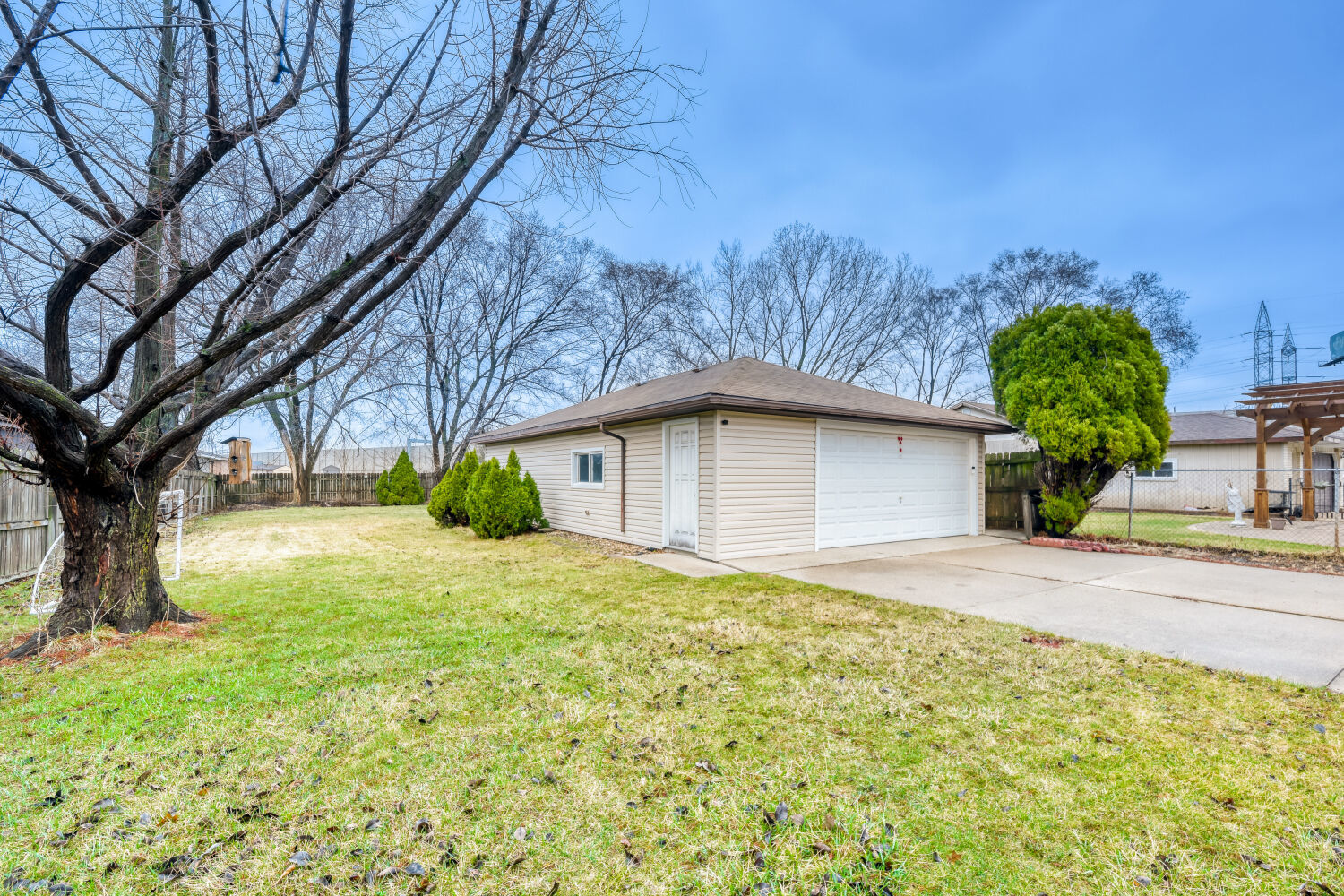 7642 W 92ND Place, Hickory Hills, IL 60457