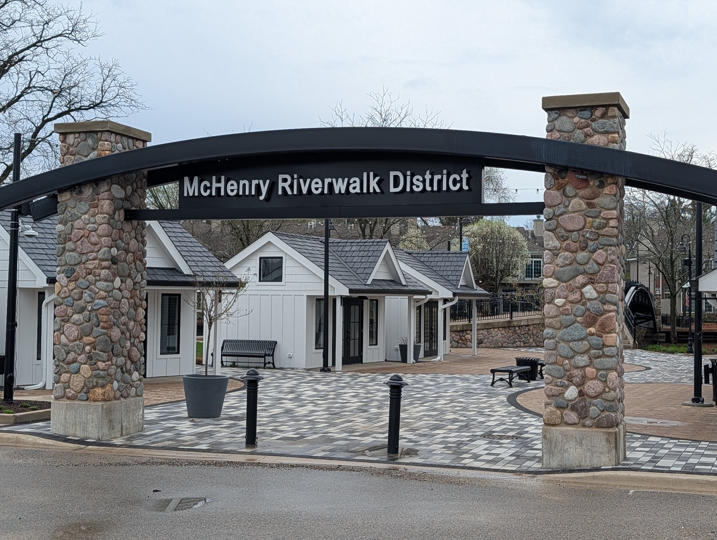 1601 Anthony Lane, McHenry, IL 60051