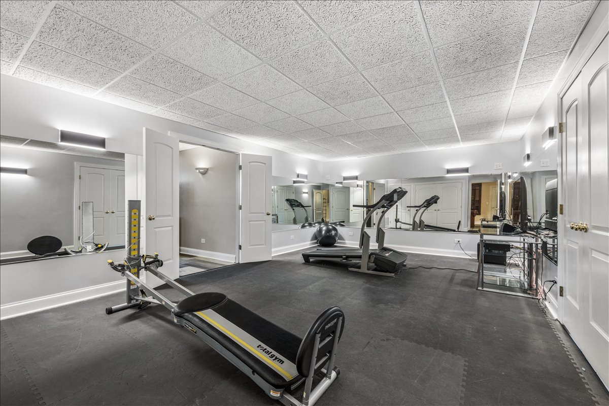 1601 Anthony Lane, McHenry, IL 60051