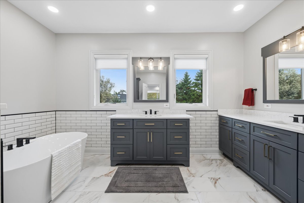 1601 Anthony Lane, McHenry, IL 60051