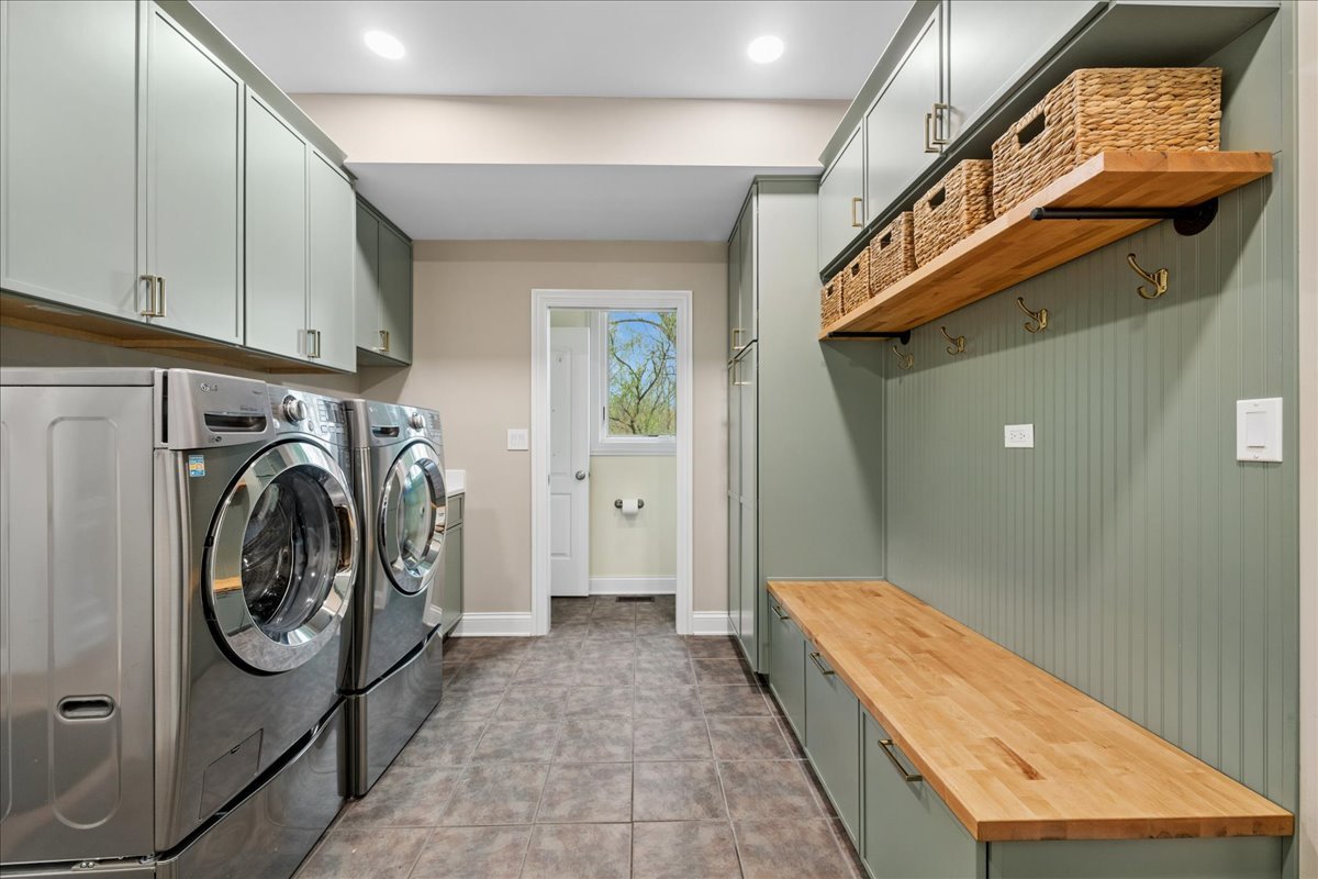 1601 Anthony Lane, McHenry, IL 60051