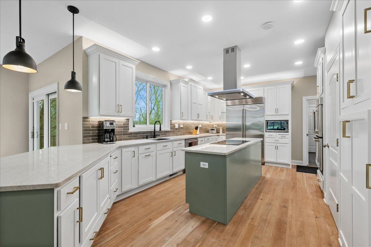 1601 Anthony Lane, McHenry, IL 60051