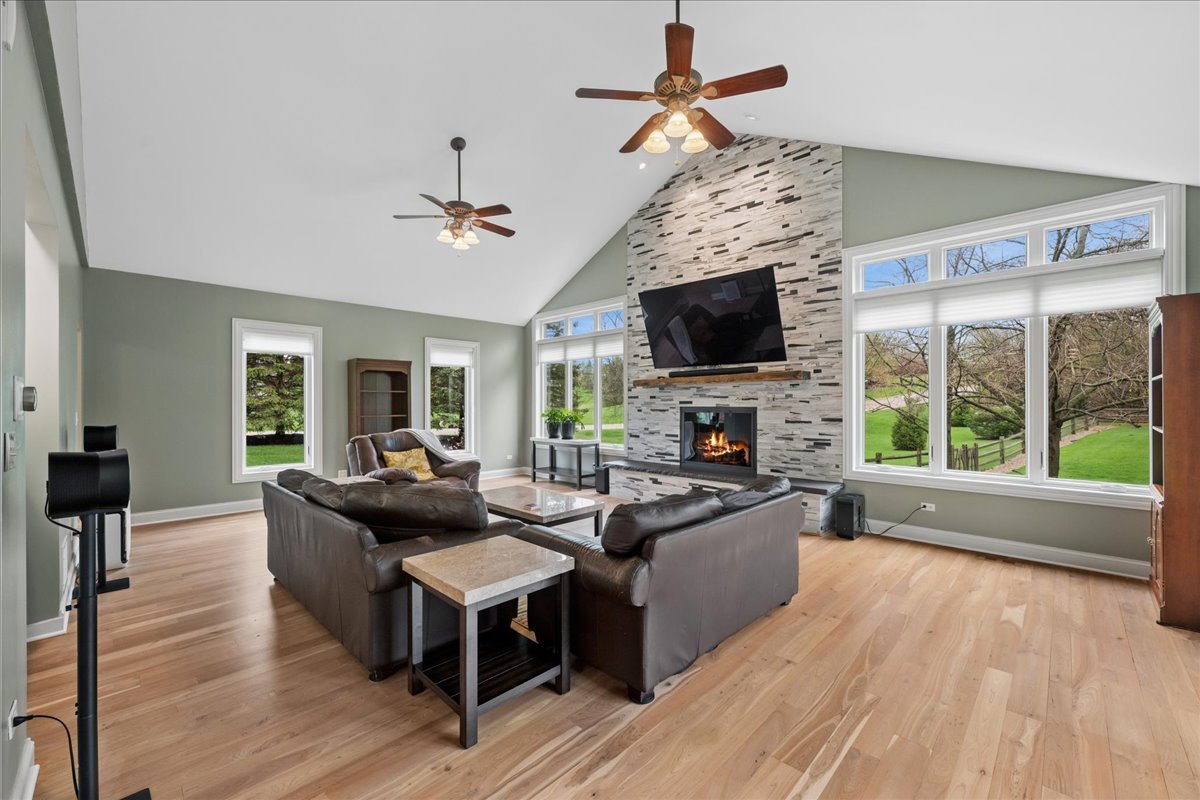 1601 Anthony Lane, McHenry, IL 60051