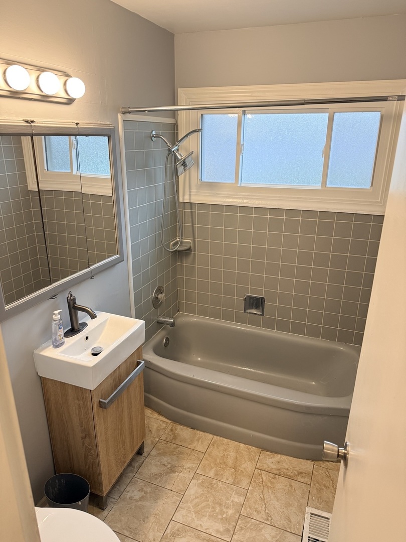 202 Kentucky Street, Park Forest, IL 60466