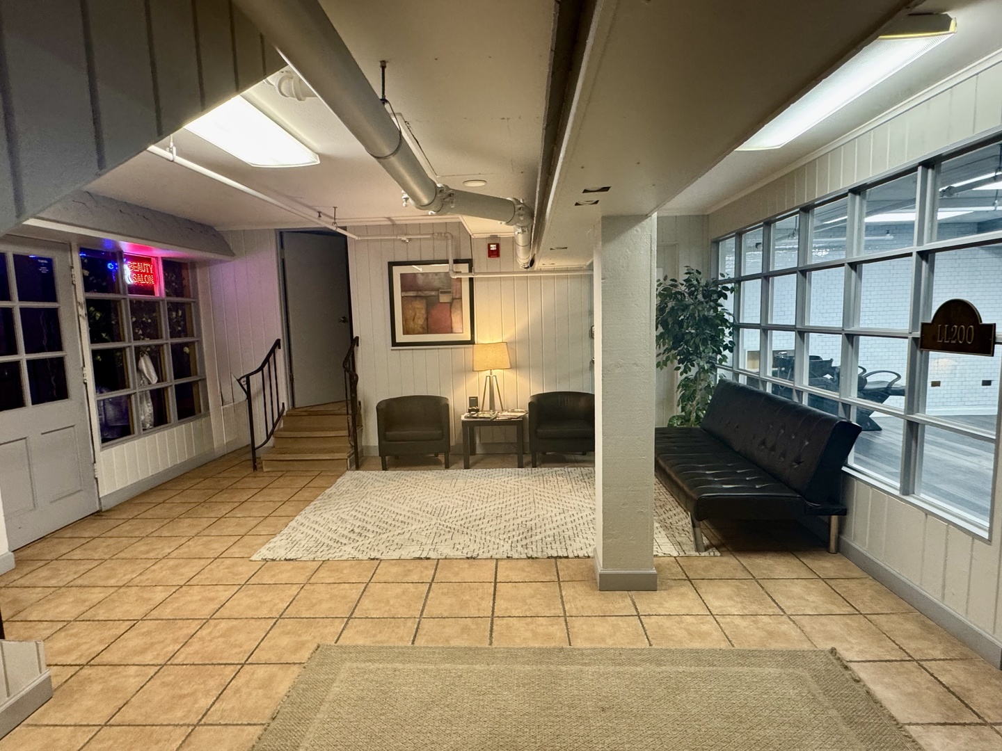 25 S Washington Street #LL200, Naperville, IL 60540