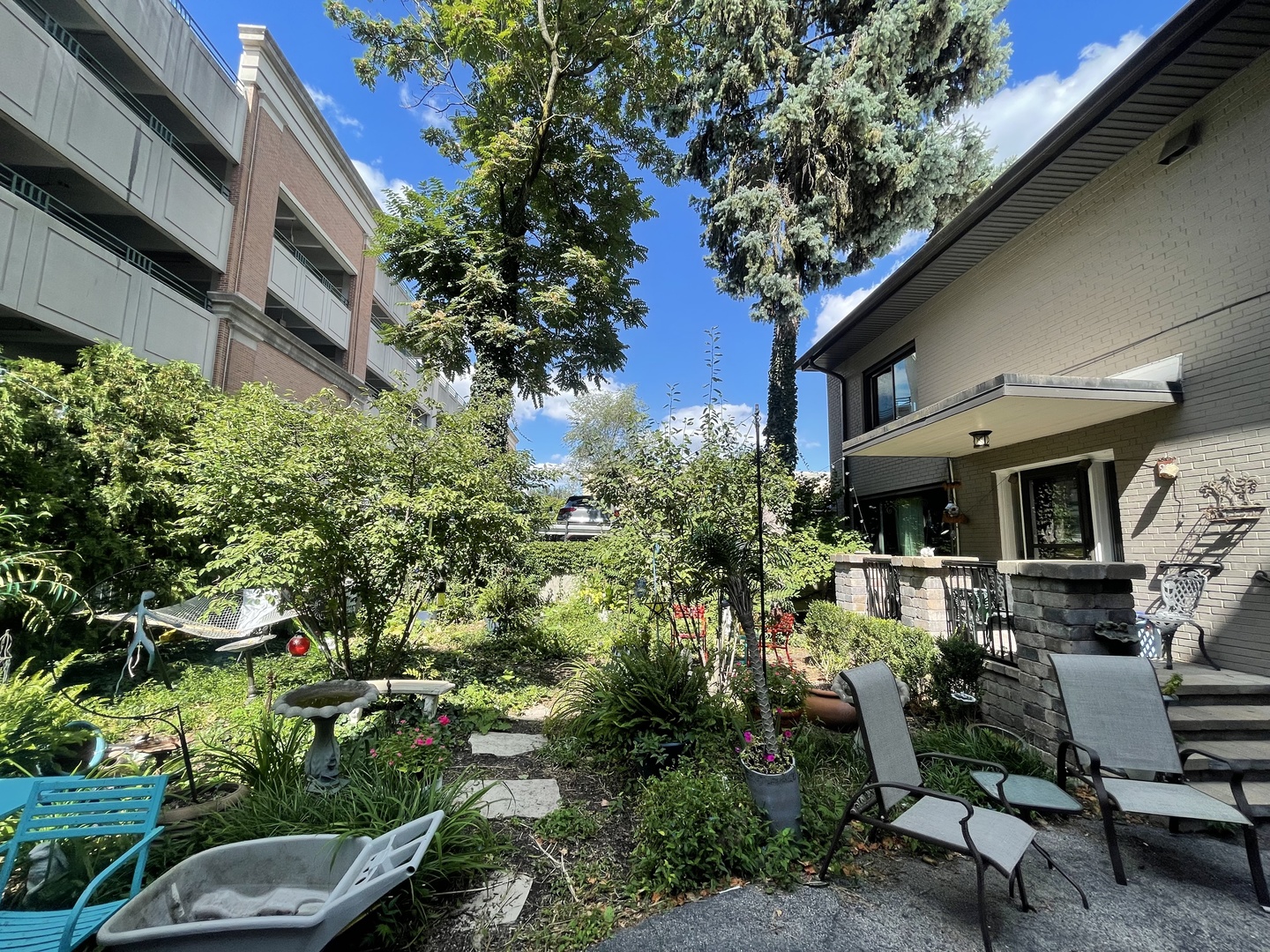 25 S Washington Street #LL200, Naperville, IL 60540