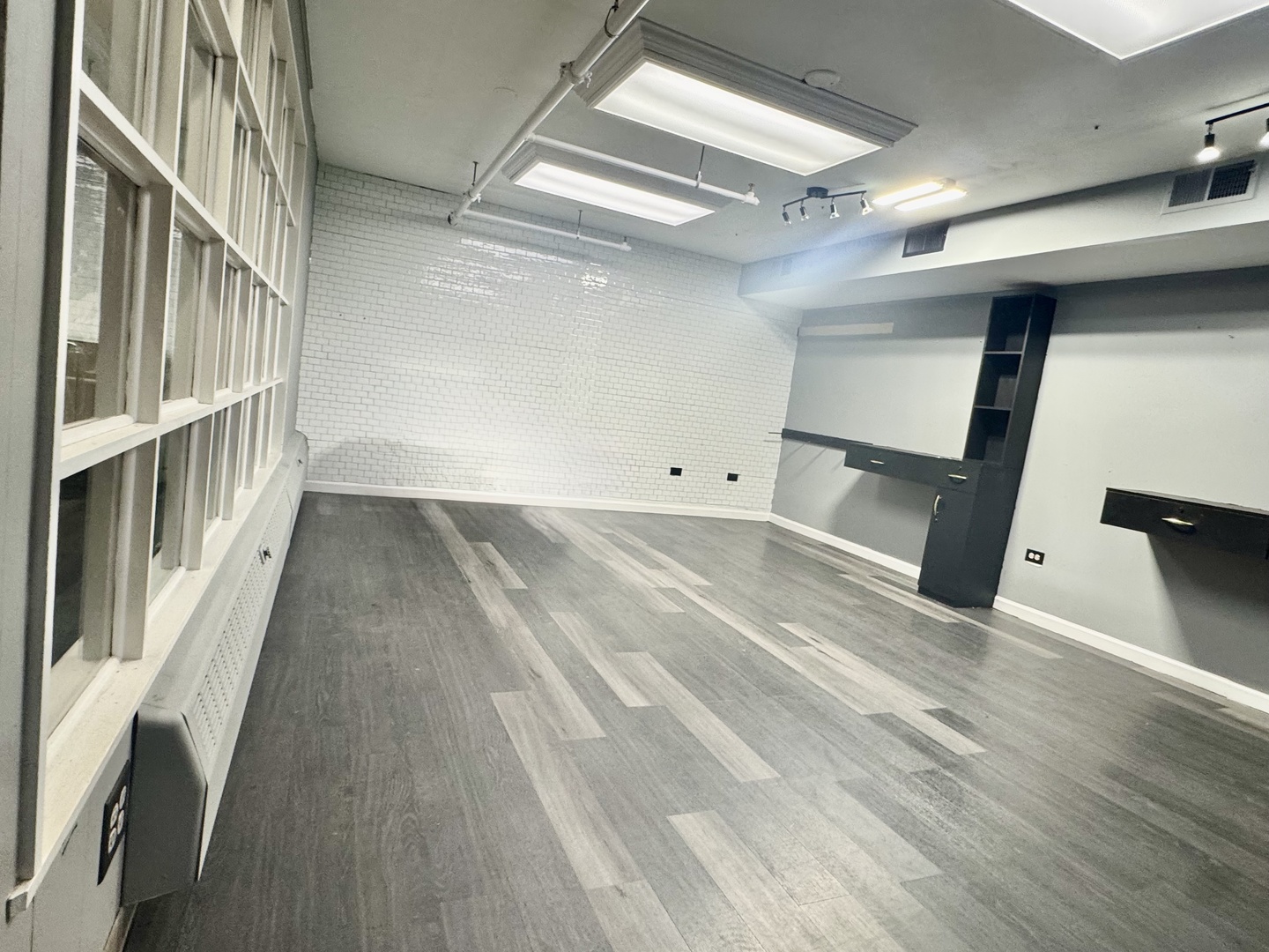 25 S Washington Street #LL200, Naperville, IL 60540