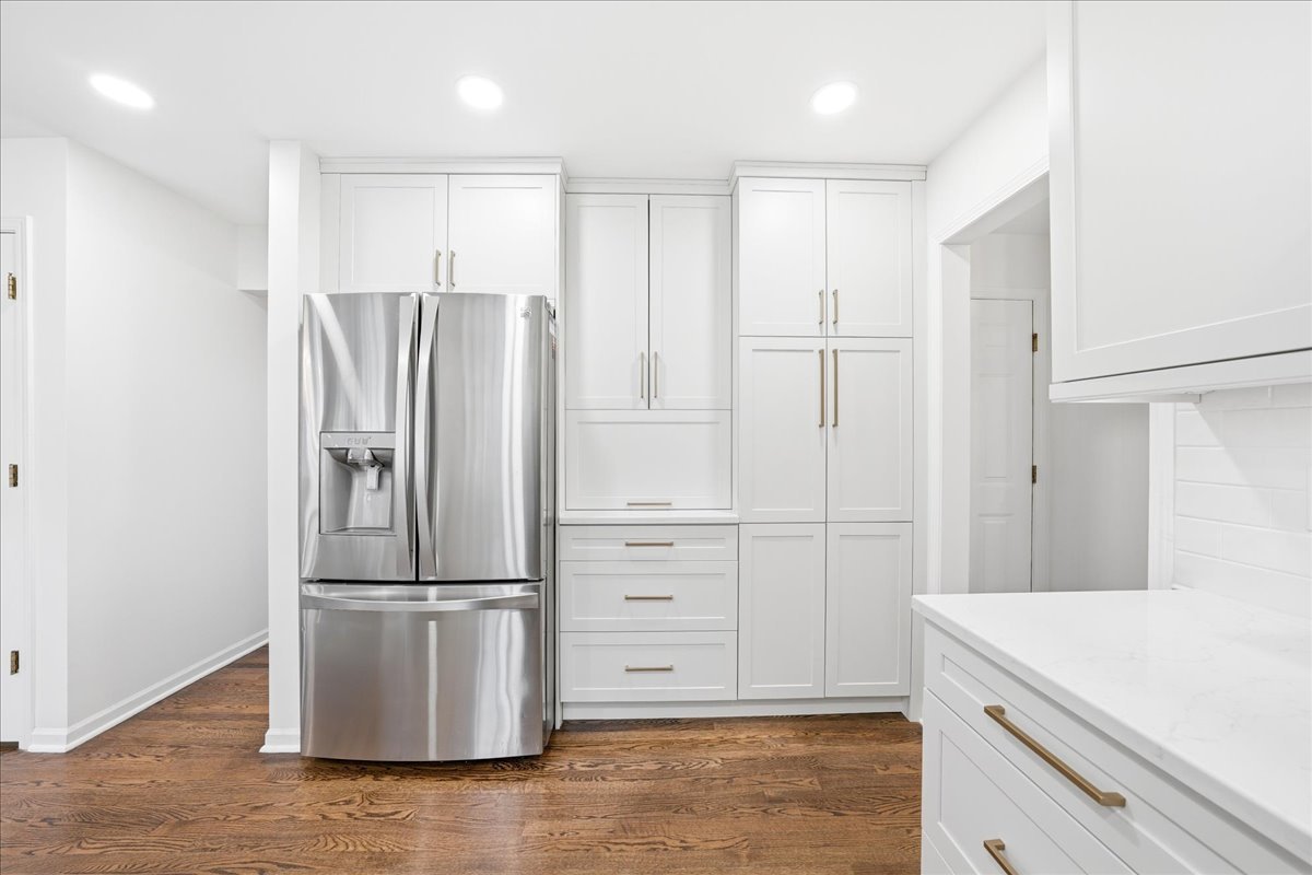 334 E MCKENNA Court, Elmhurst, IL 60126