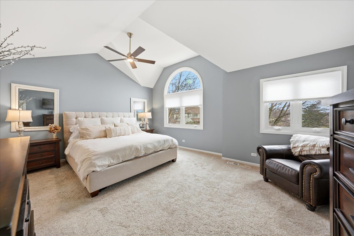 334 E MCKENNA Court, Elmhurst, IL 60126