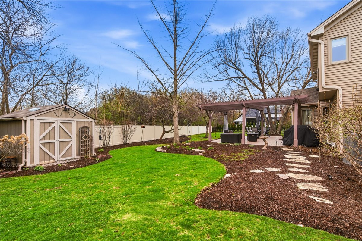 334 E MCKENNA Court, Elmhurst, IL 60126