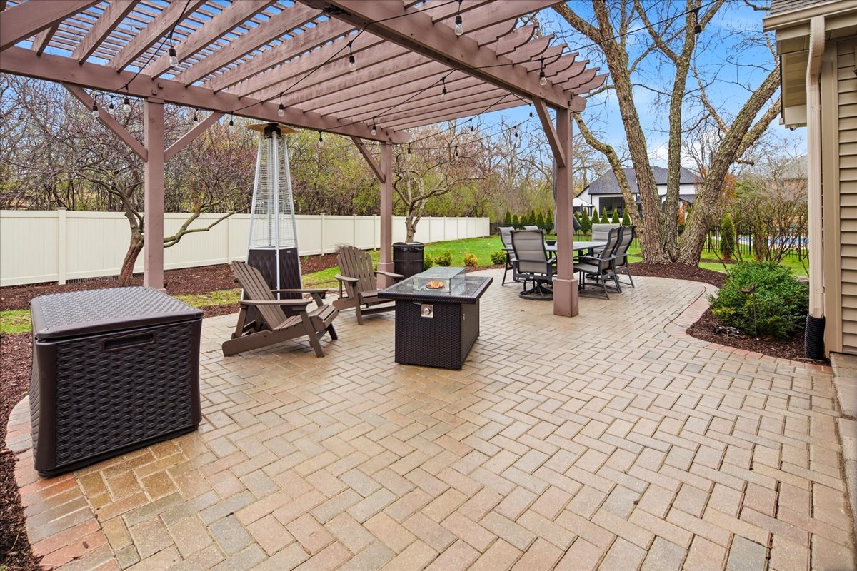 334 E MCKENNA Court, Elmhurst, IL 60126