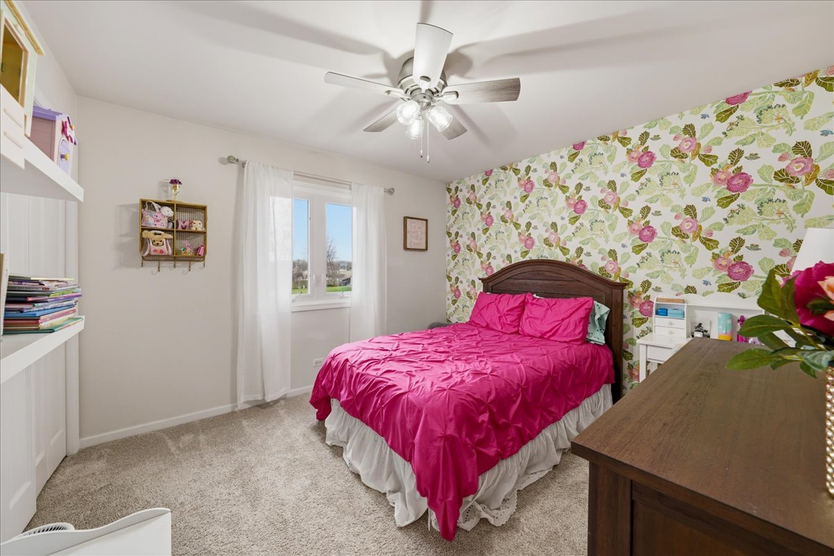 334 E MCKENNA Court, Elmhurst, IL 60126