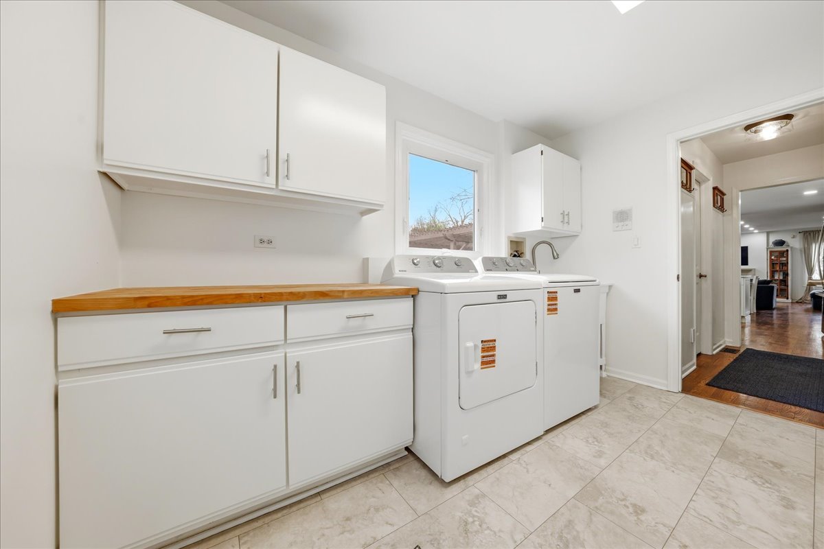 334 E MCKENNA Court, Elmhurst, IL 60126