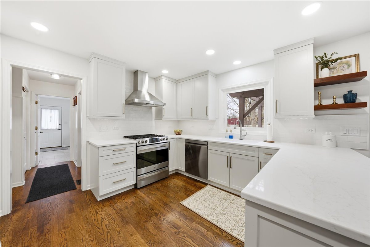 334 E MCKENNA Court, Elmhurst, IL 60126