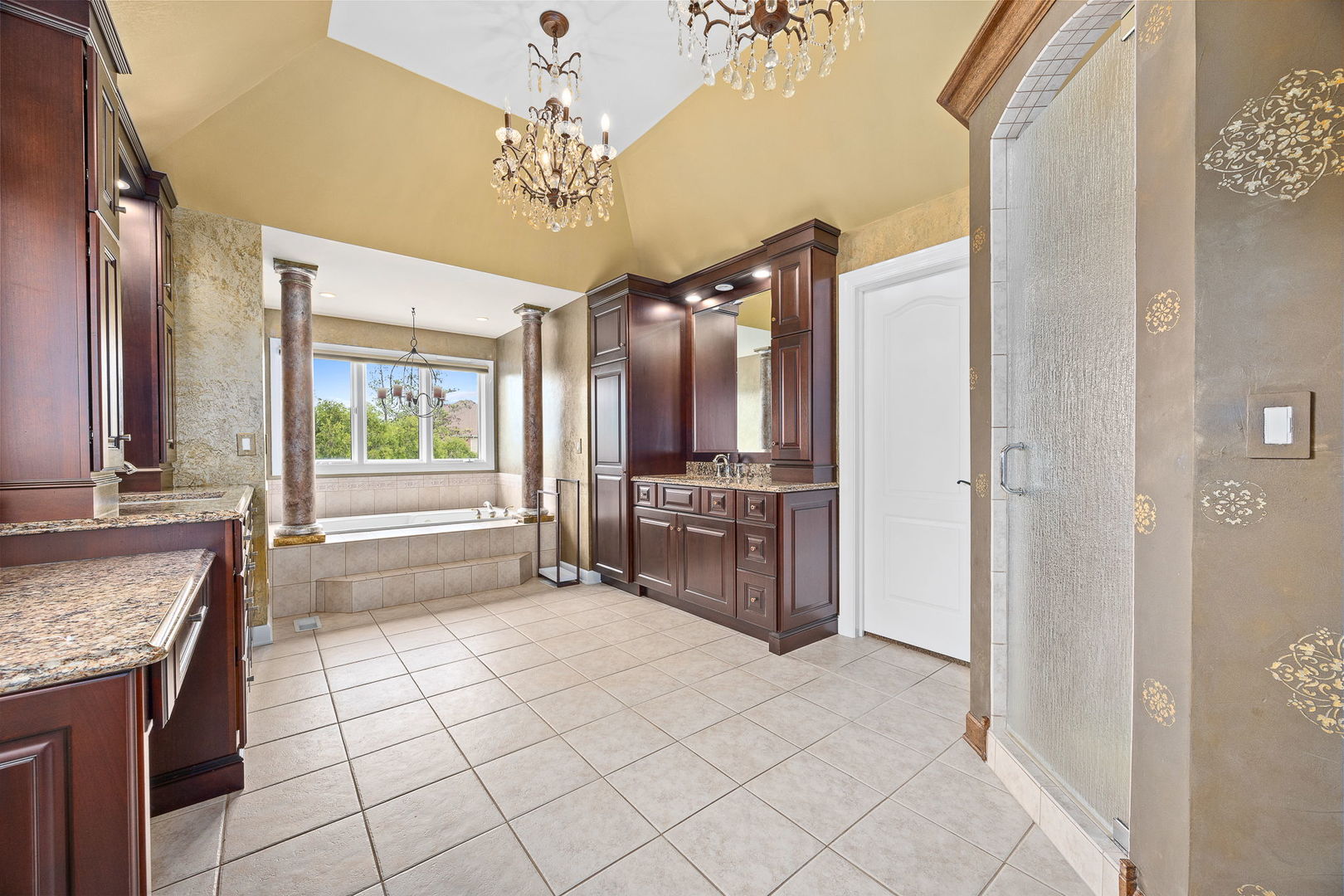 39W514 Bealer Circle, Geneva, IL 60134