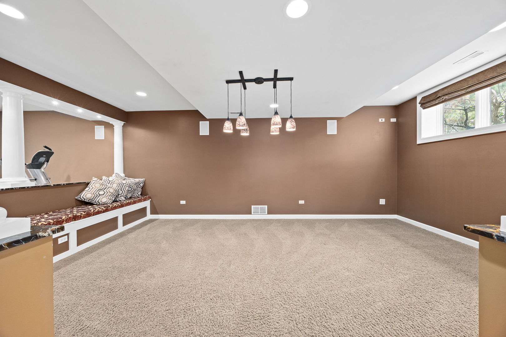 39W514 Bealer Circle, Geneva, IL 60134