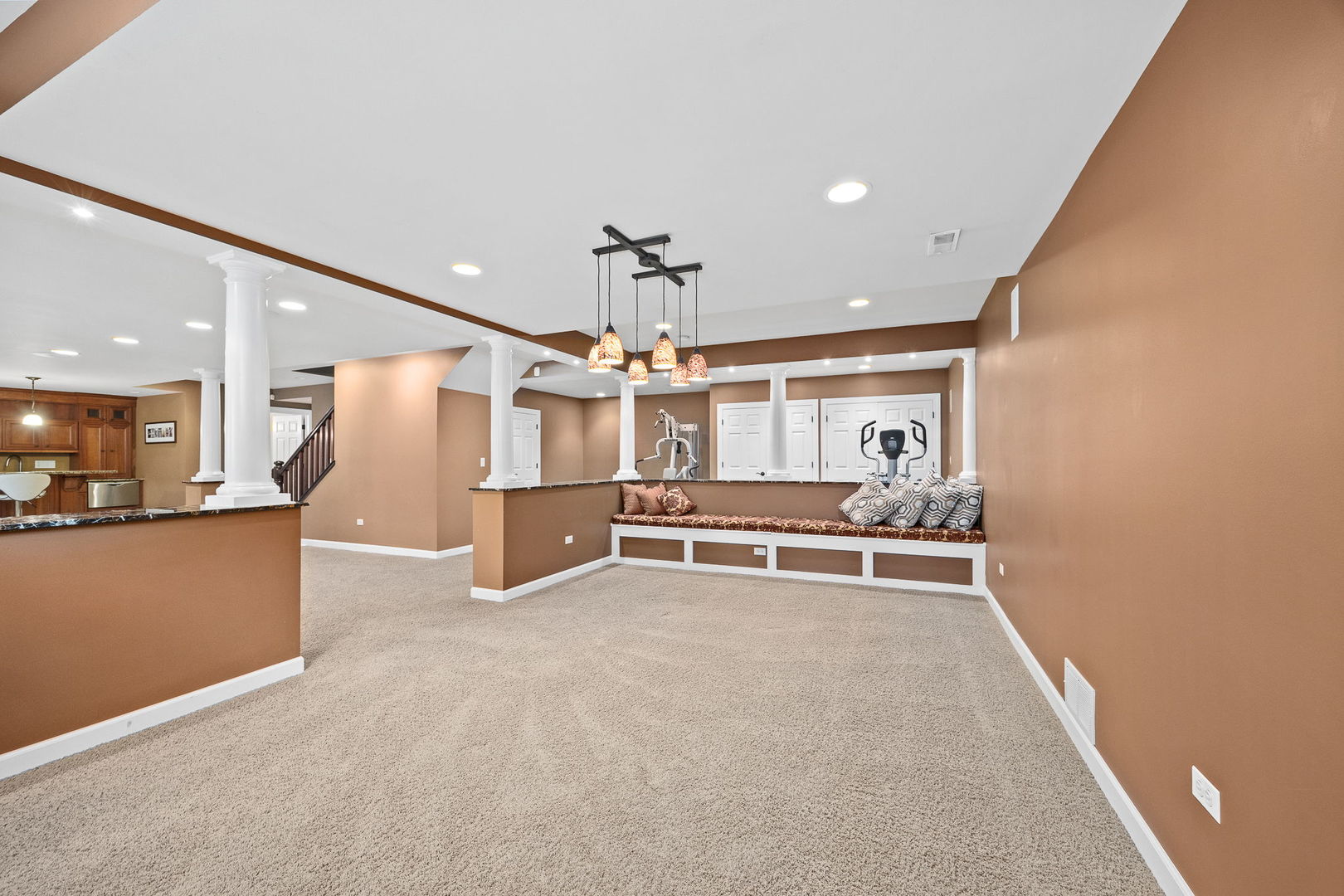 39W514 Bealer Circle, Geneva, IL 60134