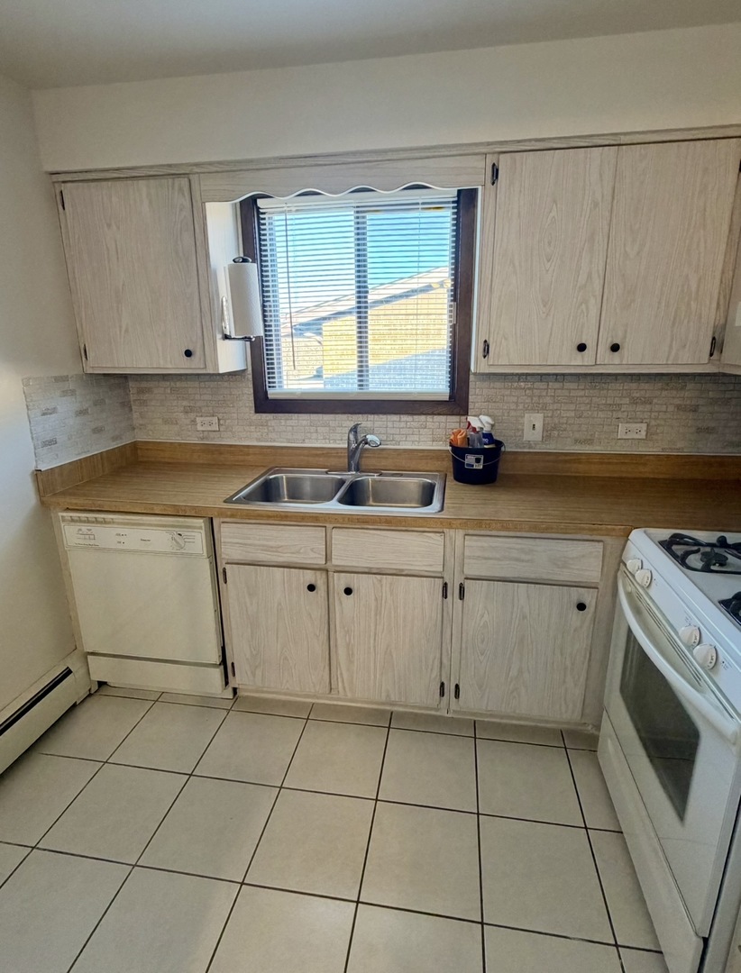 8549 W 151st Street #3E, Orland Park, IL 60462