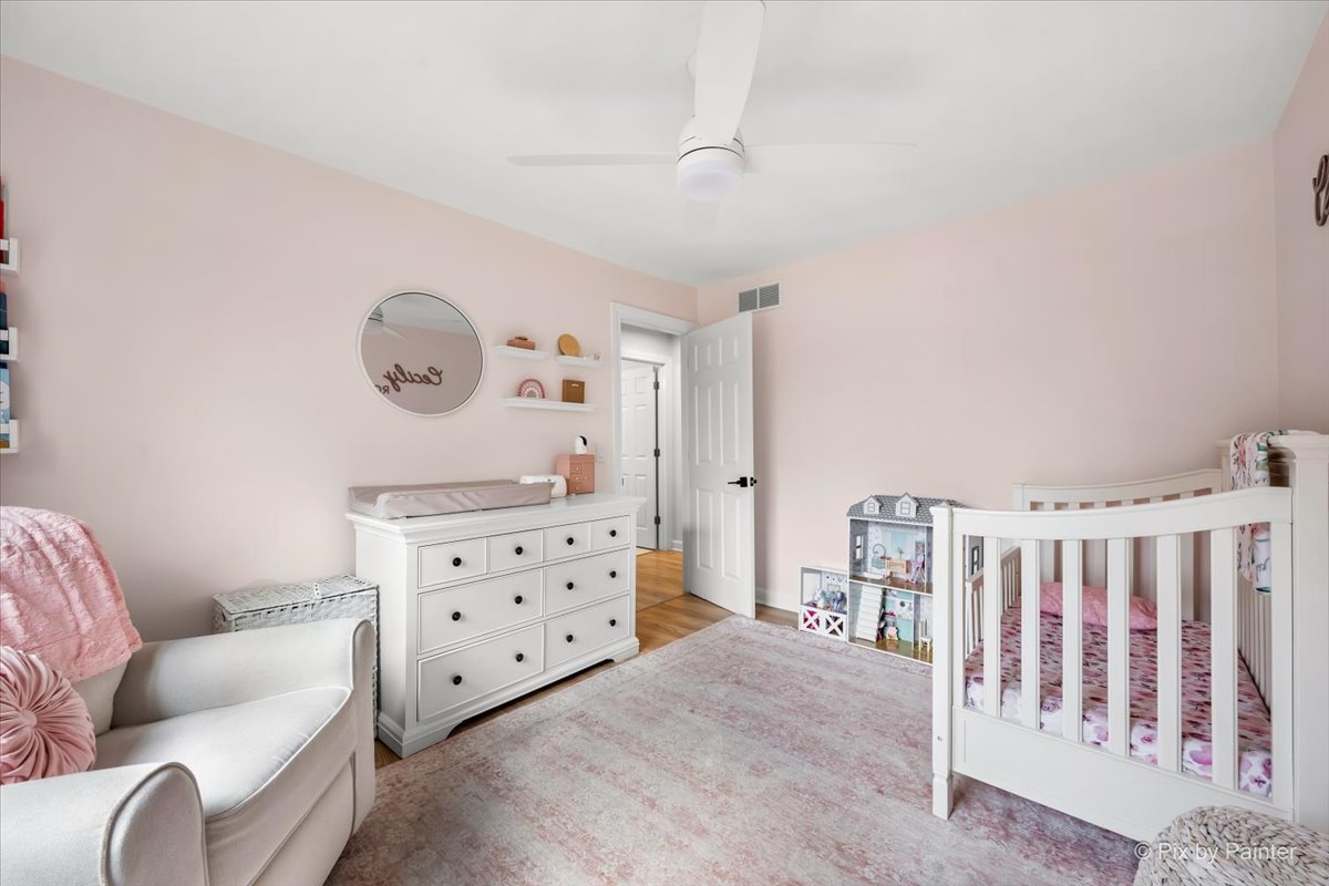 1908 Moore Avenue, St. Charles, IL 60174